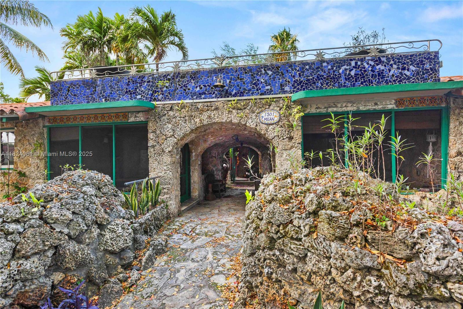 Property Photo: 1301 Milan Ave 5 FL 33134