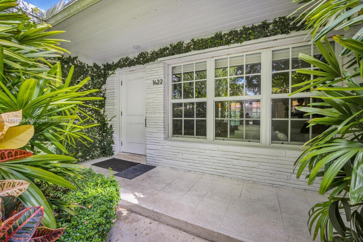 Property Photo: 1422 Milan Ave FL 33134