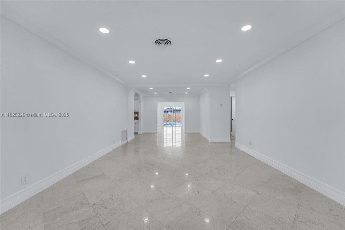 Property Photo:  2005 N 36th Ave  FL 33021 