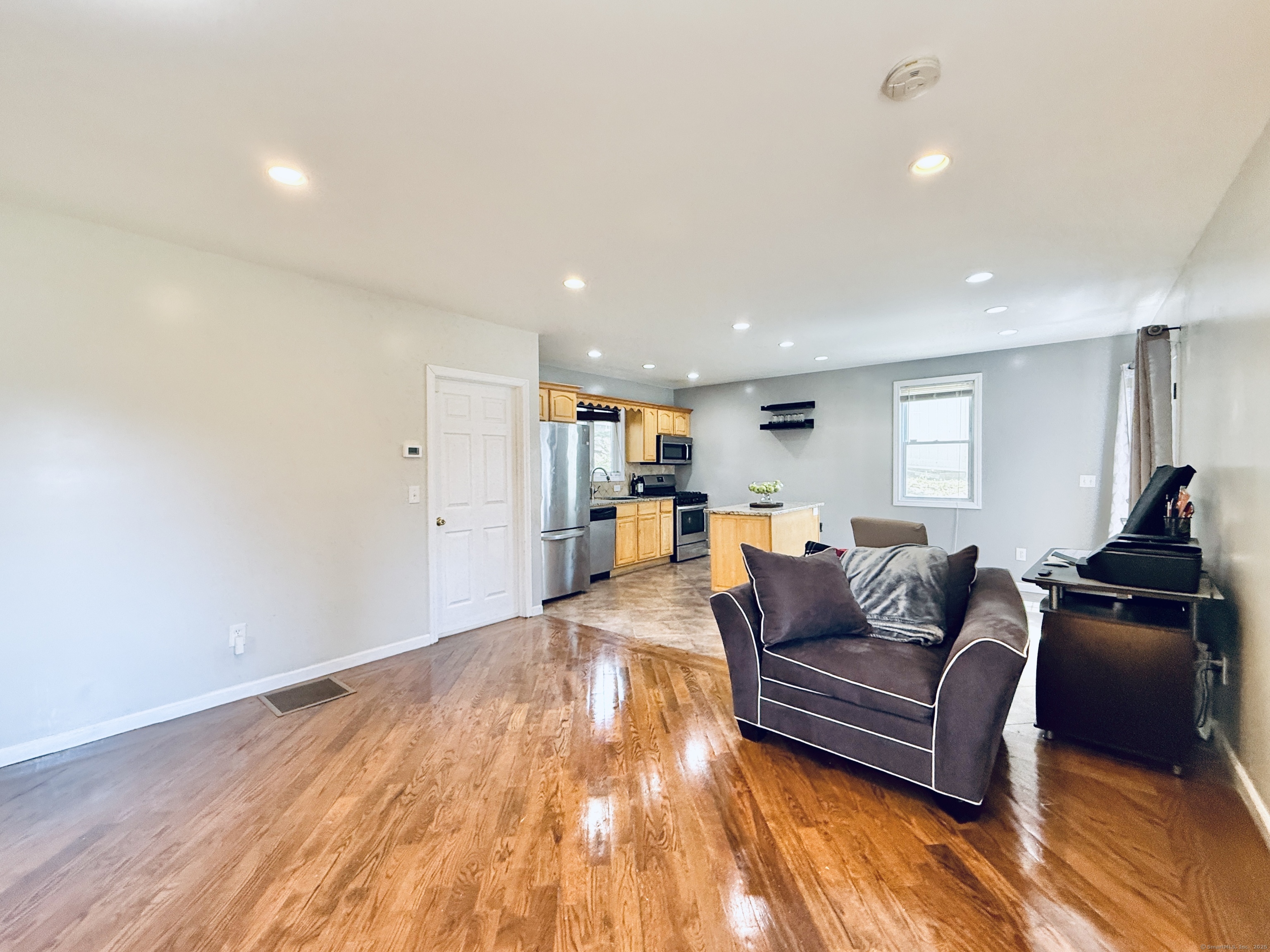 Property Photo:  