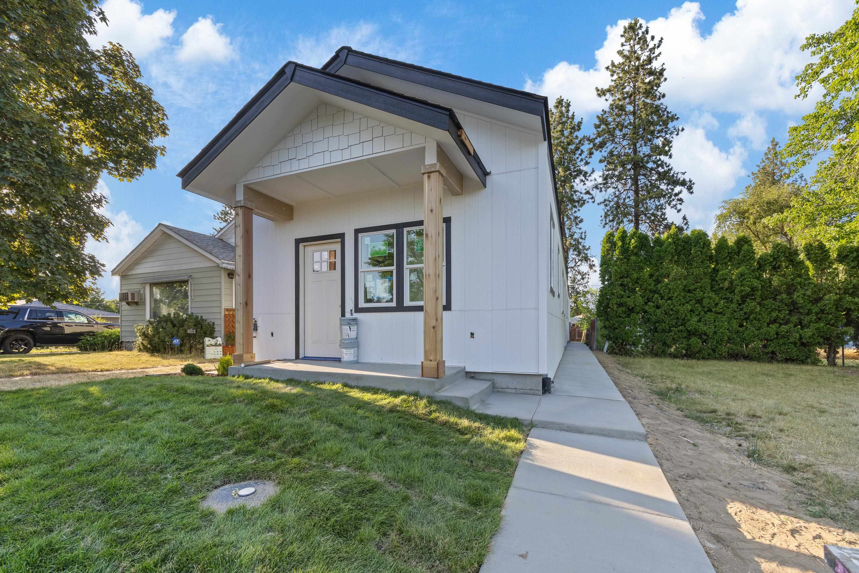 Property Photo: 1324 W Dalke Ave WA 99205