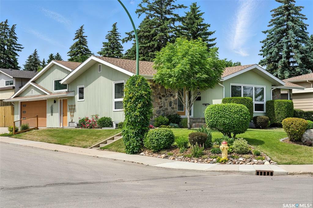 Property Photo: 2101 Pembina Avenue SK S7K 1C6