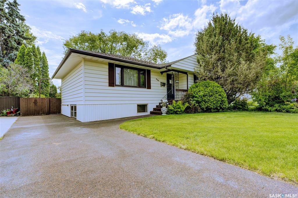 628 2nd Street E  Saskatoon SK S7H 1P4 photo