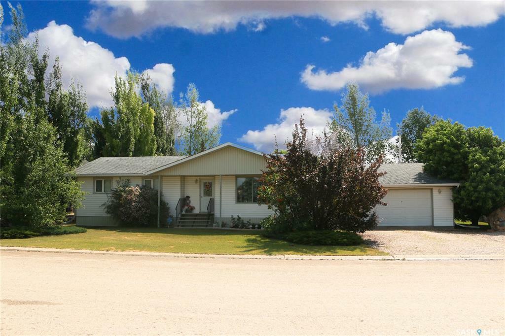 Property Photo: 304 Rosher Street SK S0K 0Z0