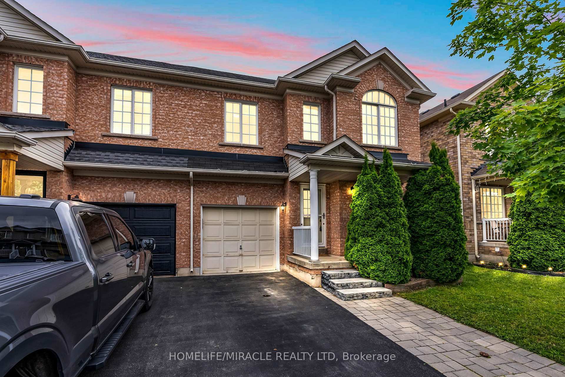 Photo de la propriété: 14 Olivett Lane ON L7A 2X3