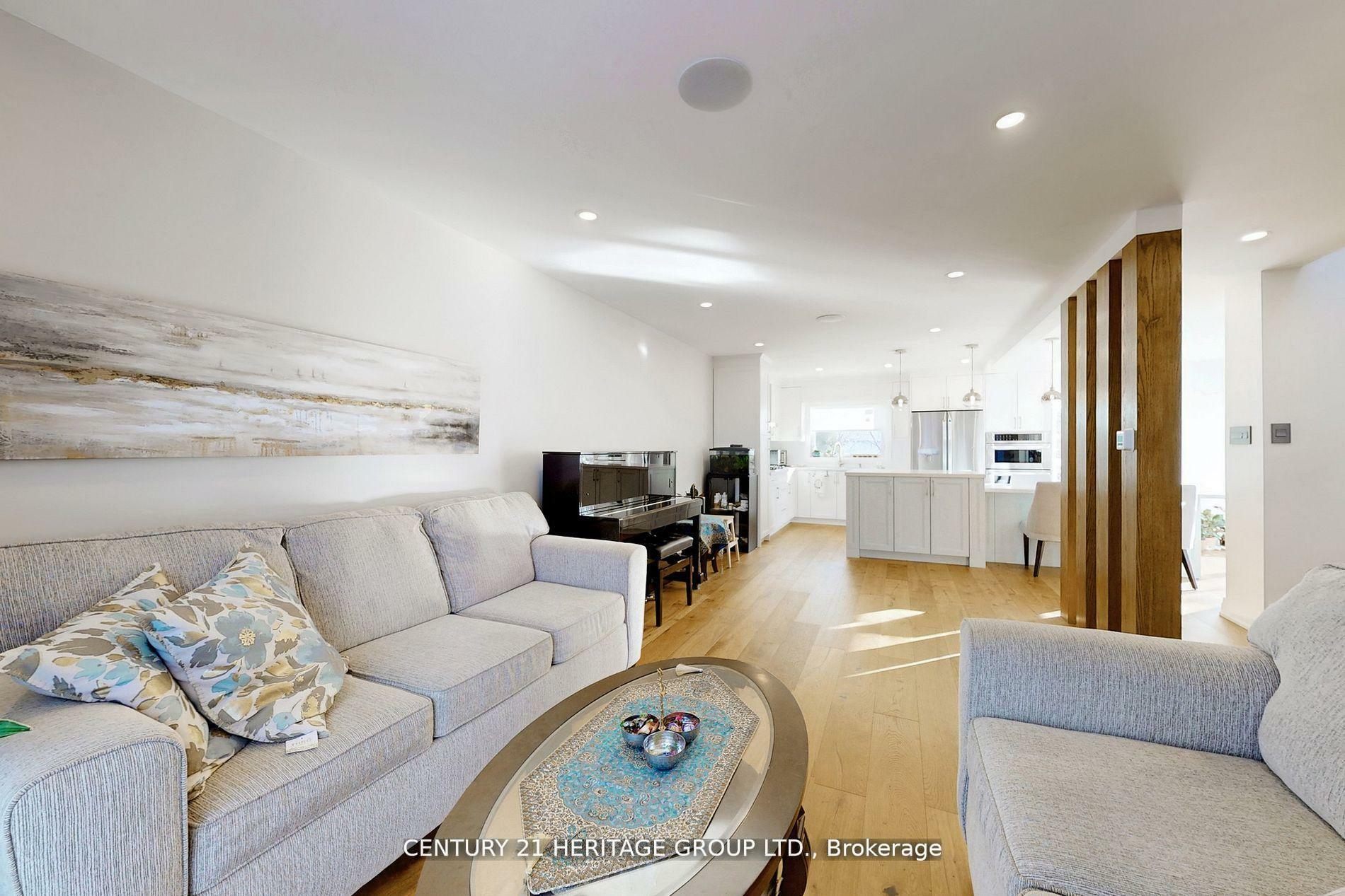 Property Photo:  23 Gilbank Drive  ON L4G 5G5 