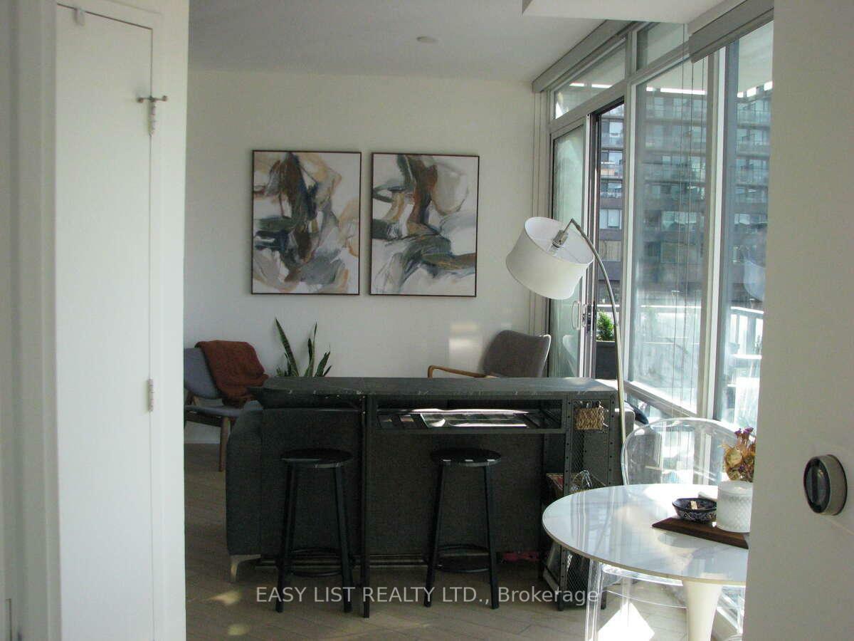Photo de la propriété: 120 Bayview Avenue N204 ON M5A 0G4