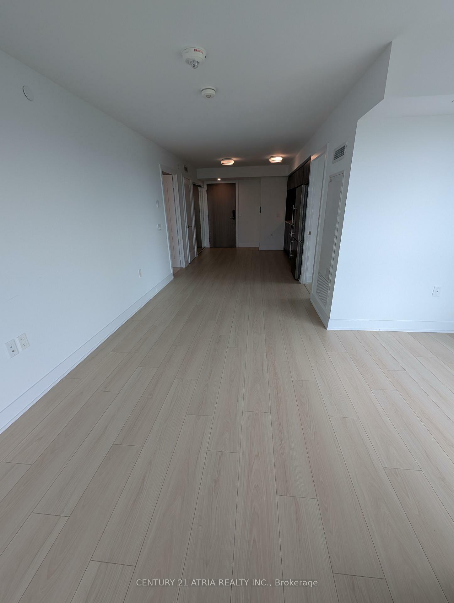 Property Photo: 585 Bloor Street E 1517 ON M4W 0B3