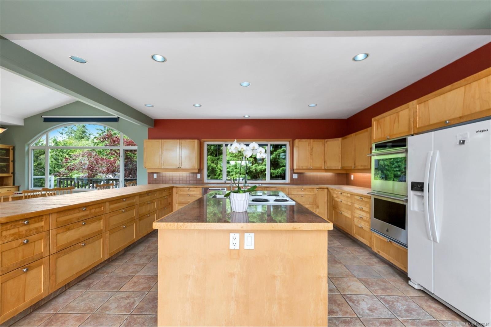 Property Photo:  2836 Oceanside Lane  BC V8H 1E1 