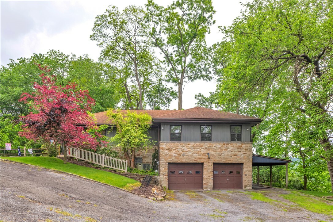 Property Photo: 300 High St PA 15139