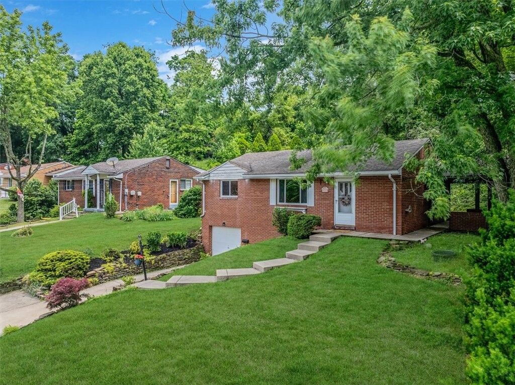 Property Photo: 5241 Gardenville PA 15236