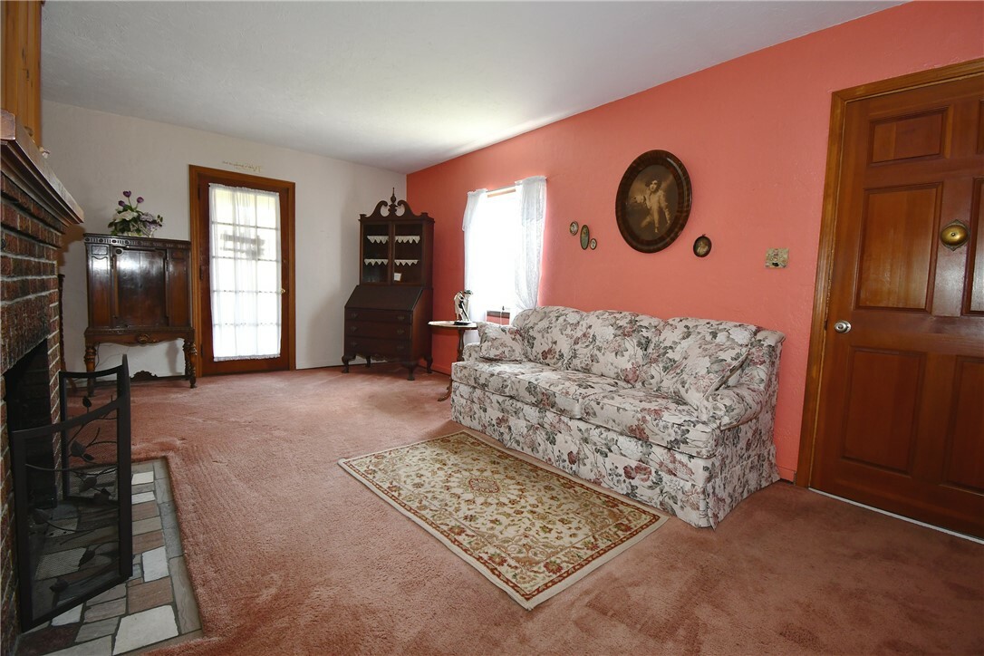 Property Photo: 1673 Elderslee Rd PA 15227