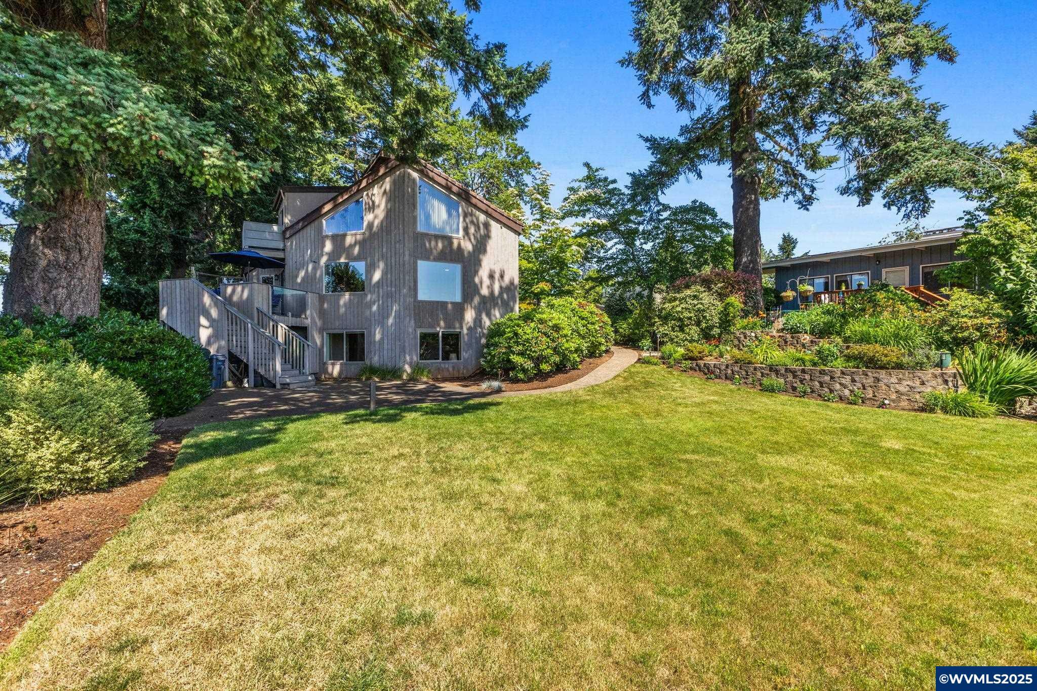 Property Photo: 2990 Deering Dr NW OR 97304