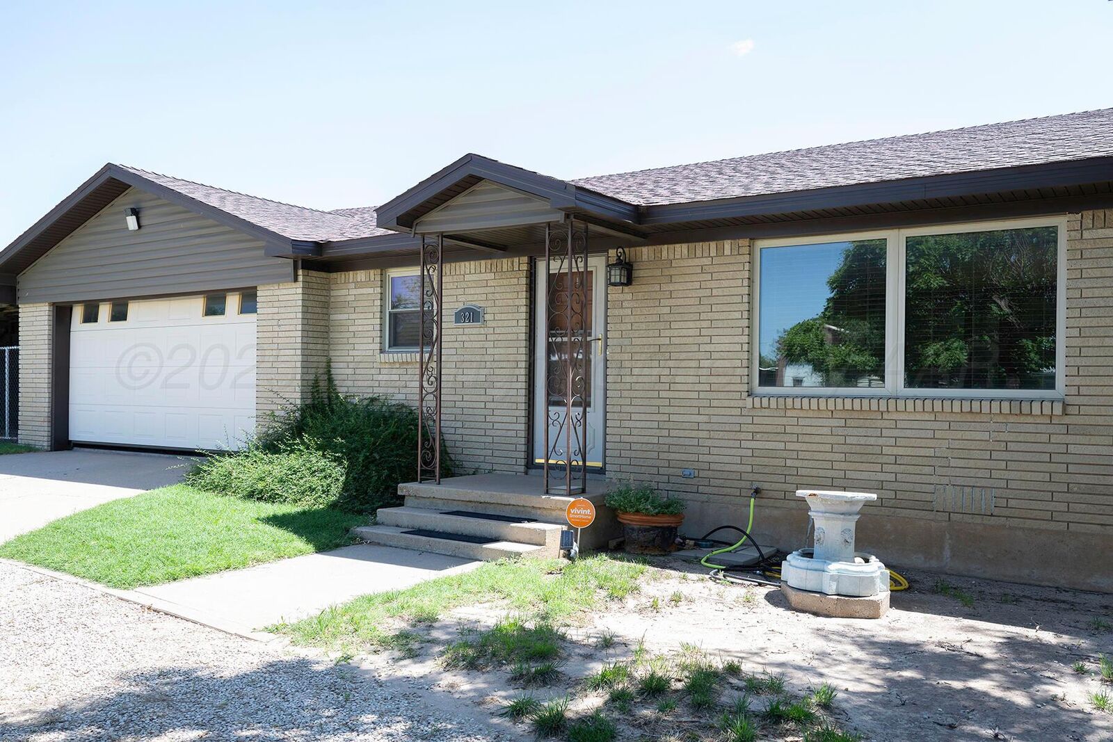 Property Photo: 321 Allen Avenue TX 79083