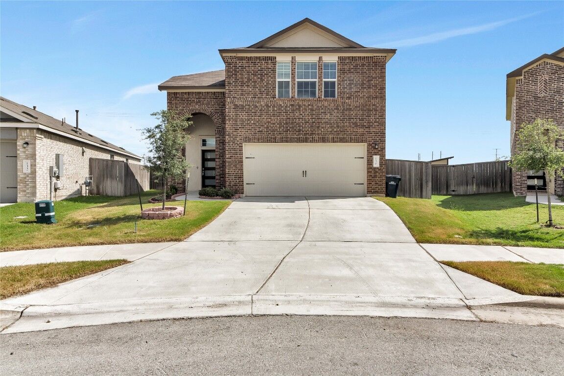 Property Photo:  130 Canley Loop  TX 78634 