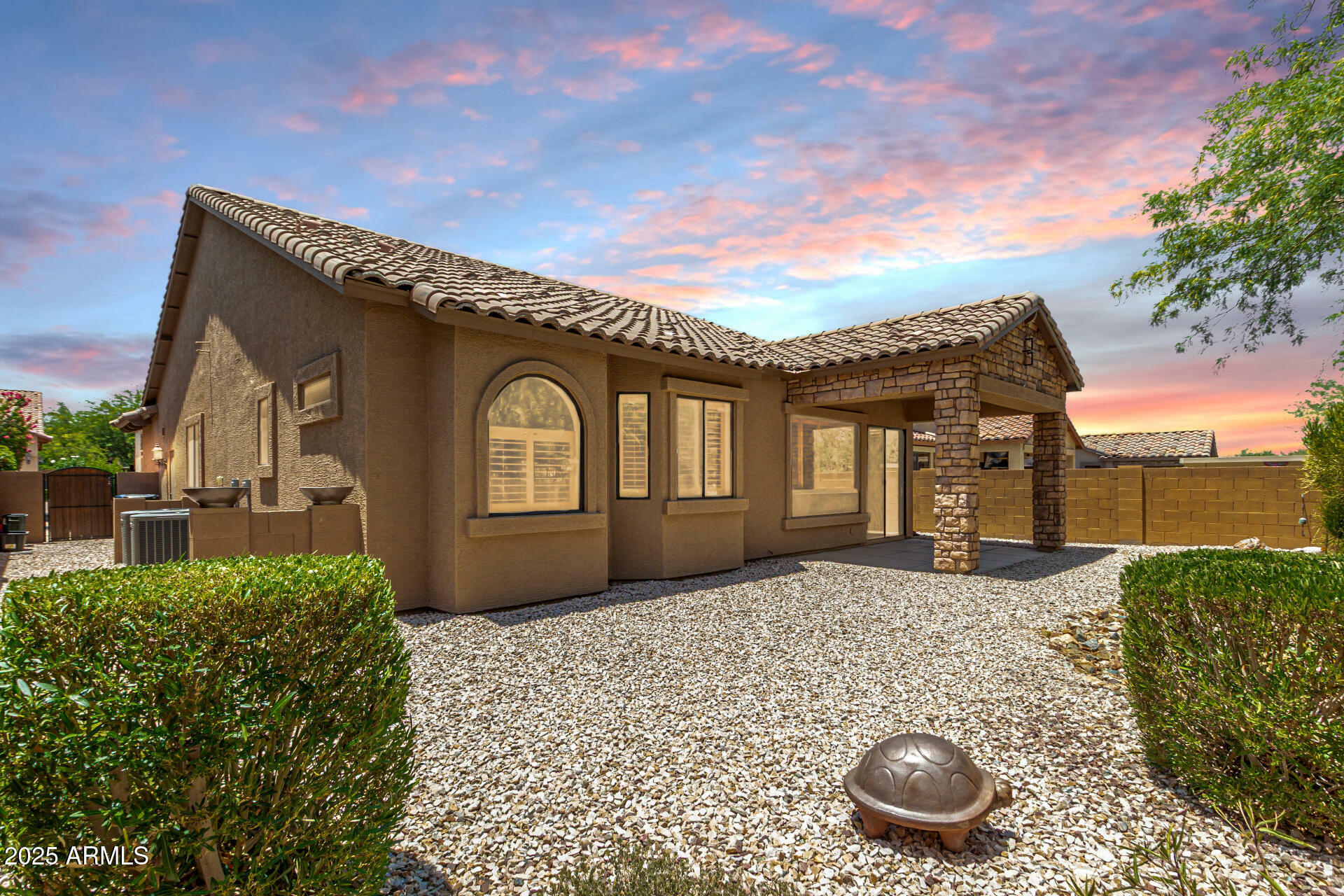 Property Photo: 6936 E Snowdon Street AZ 85207