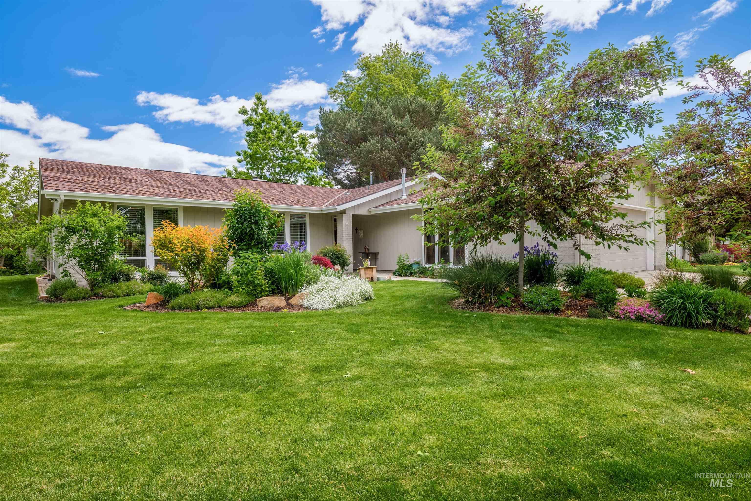Property Photo:  3170 S Chickory Way  ID 83706 