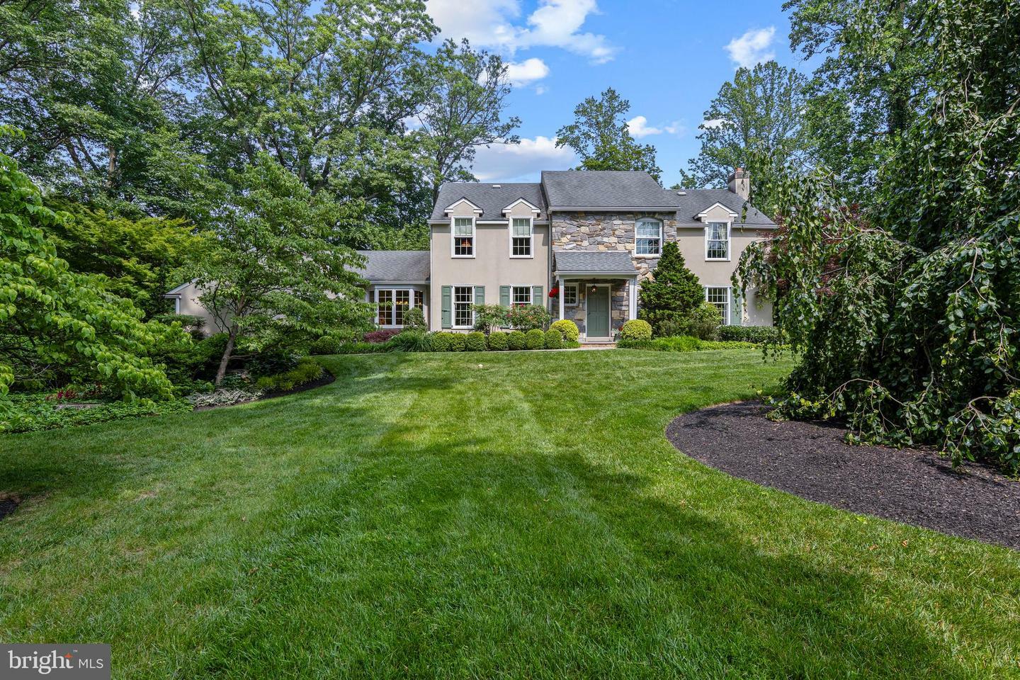 Property Photo:  8 Shannon Circle  PA 19010 