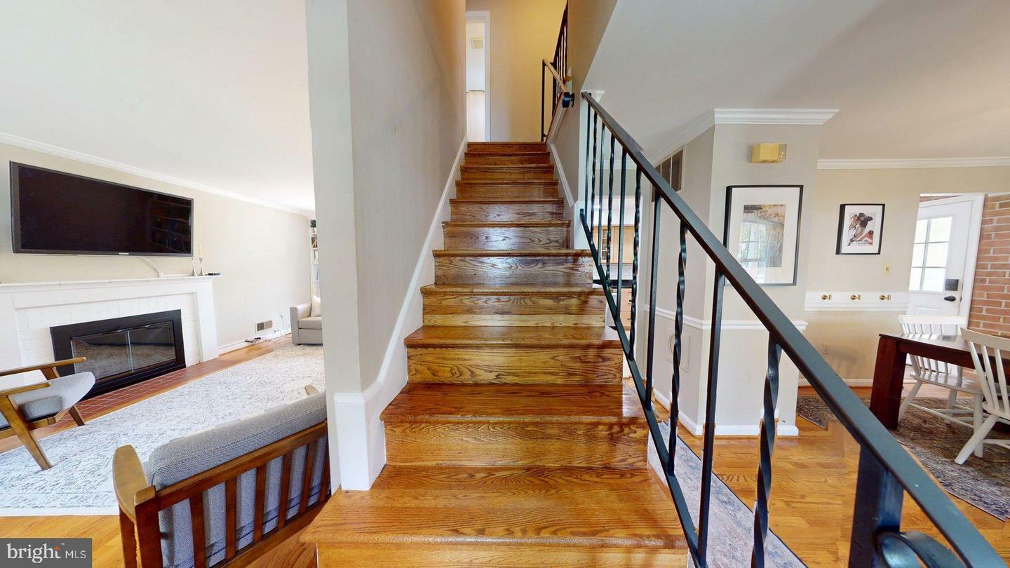Property Photo: 6705 Little Ann Court VA 22152