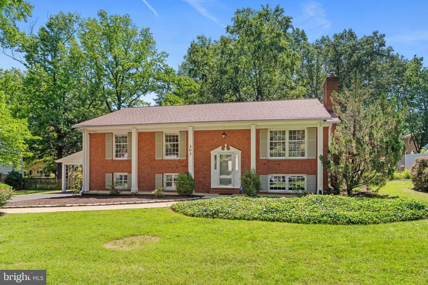 Property Photo: 303 Camden Drive VA 22405