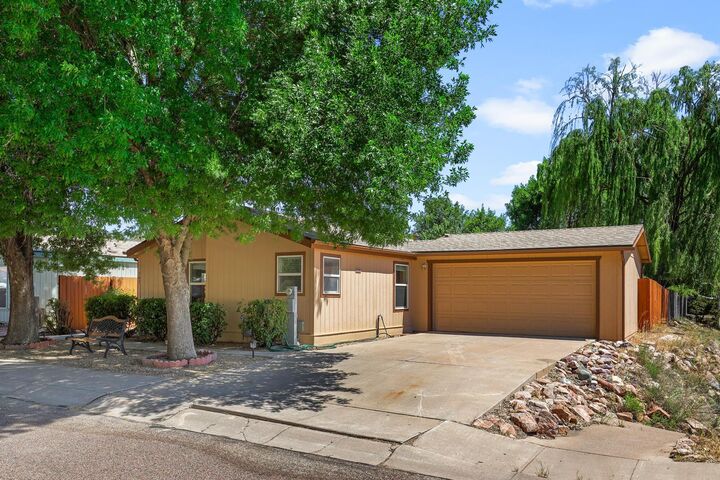 Property Photo: 307 E Acorn Trail AZ 85541