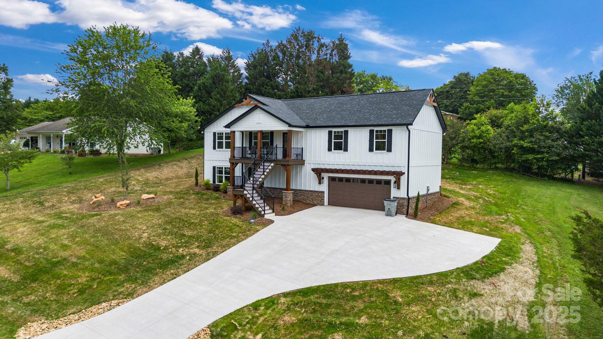 Property Photo:  2205 Olde West Road  NC 28638 