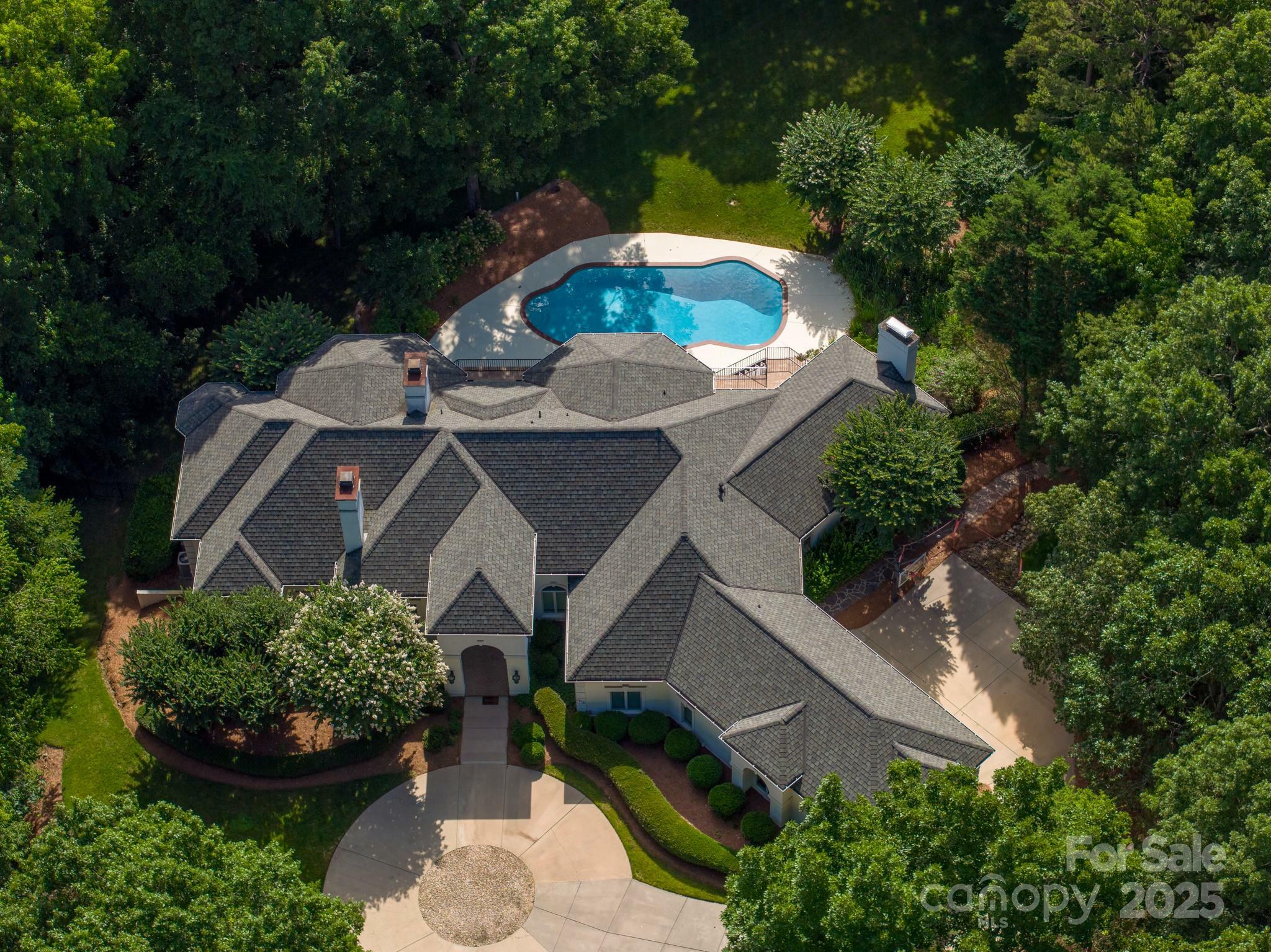 Property Photo: 7912 Baltusrol Lane NC 28210