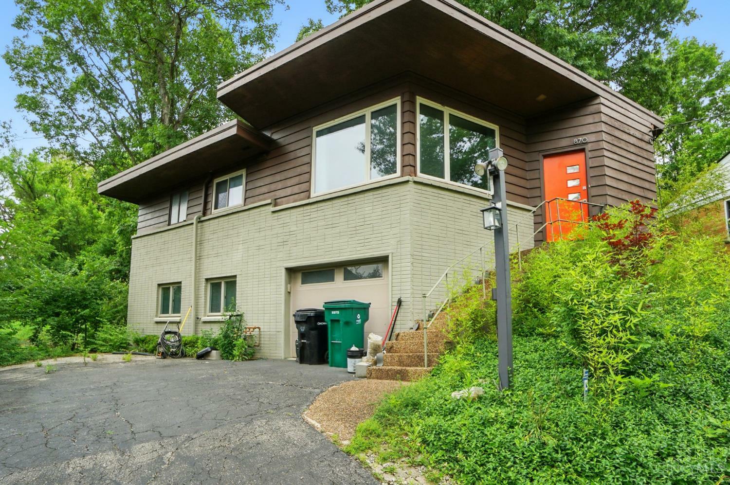 Property Photo: 870 Lafayette Avenue OH 45220