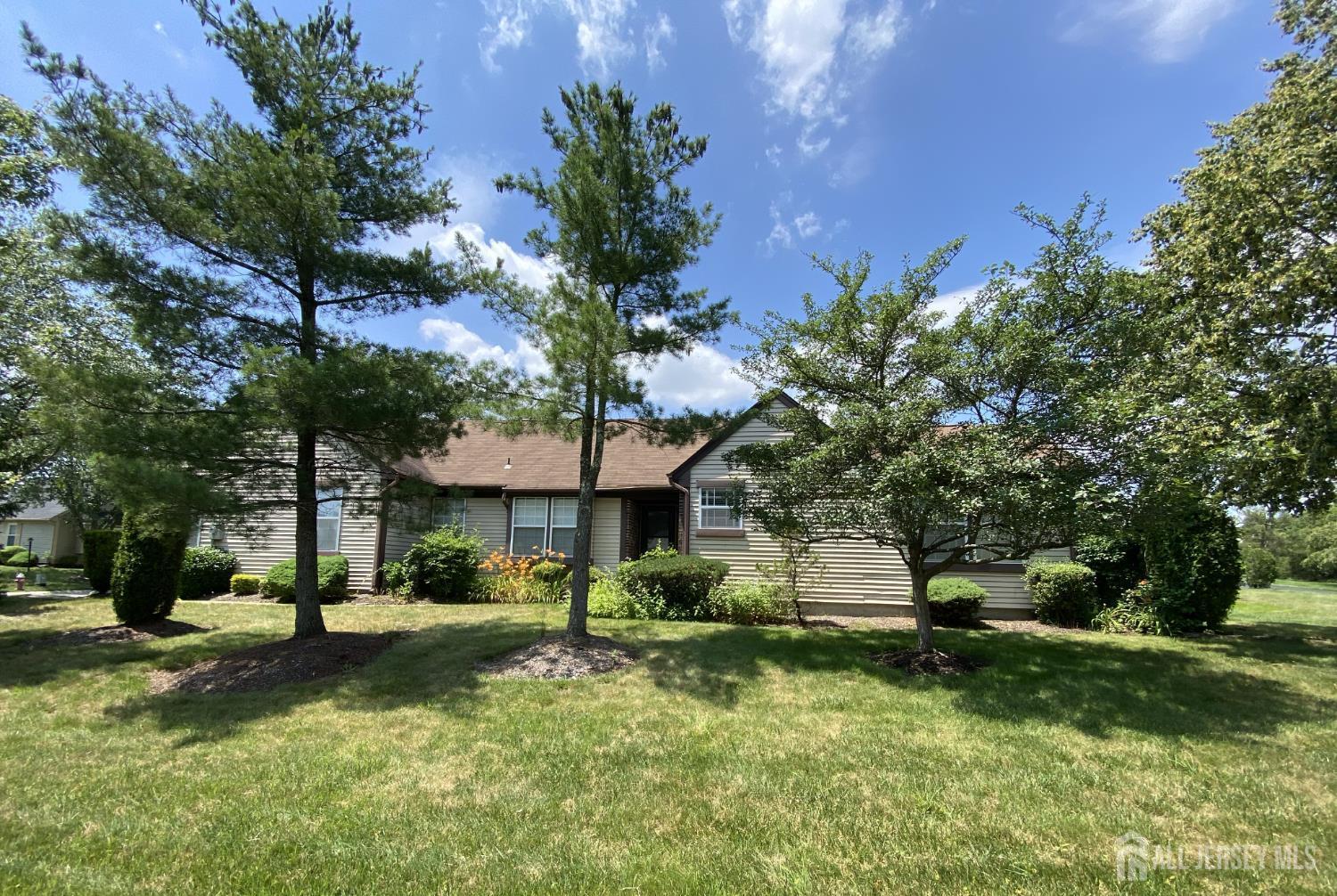 28 Rothwell Drive  Monroe NJ 08831 photo