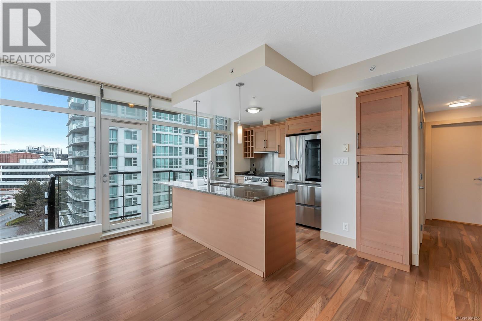 Property Photo: 737 Humboldt Street N1104 BC V8W 1B1