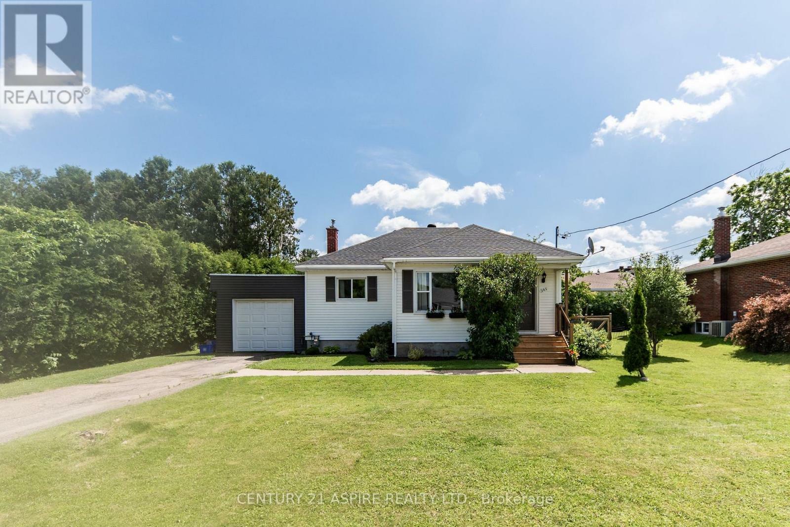545 Catherine Street South  Pembroke ON K8A 1W2 photo