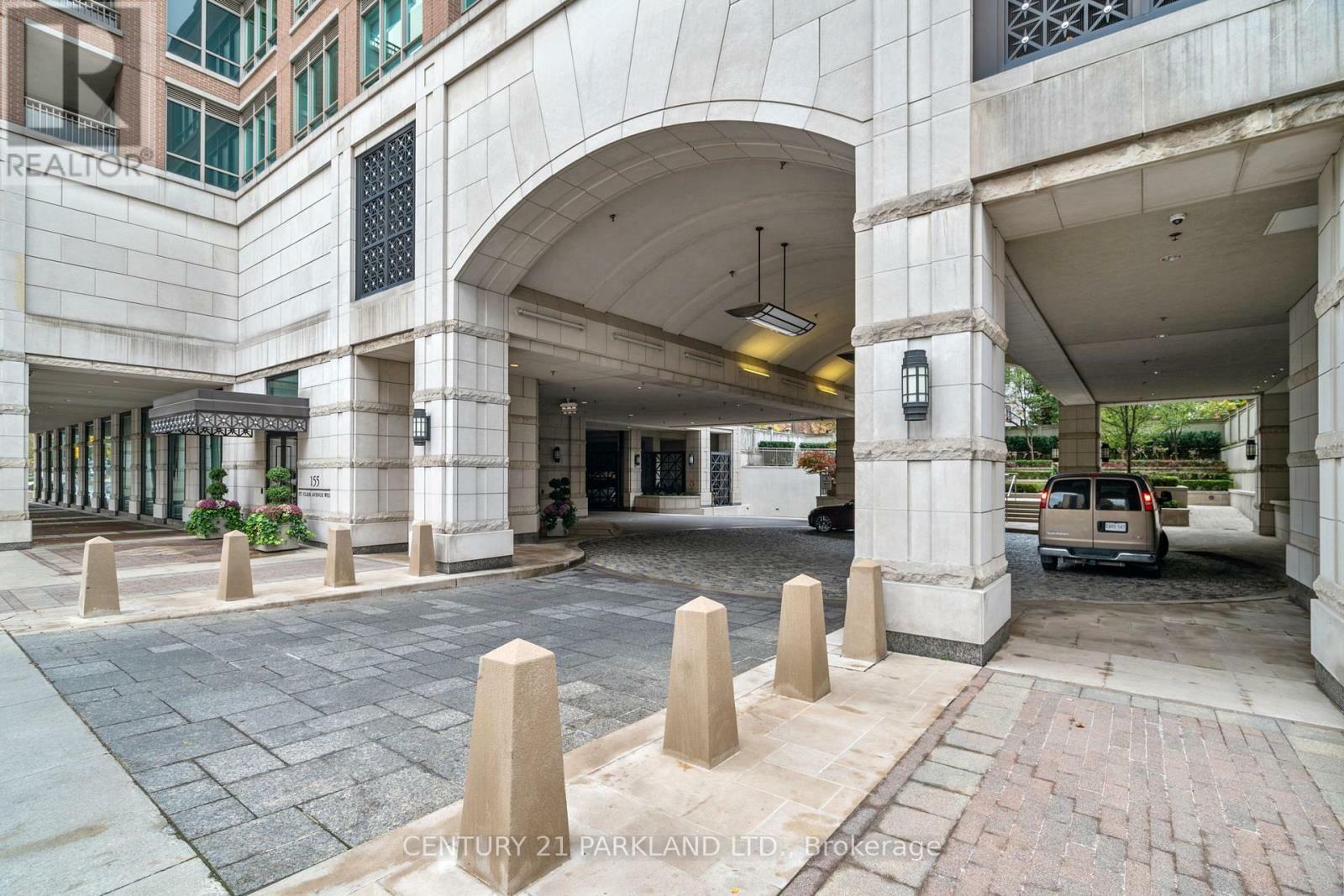 Property Photo:  155 St Clair Avenue West 409  ON M4V 0A1 