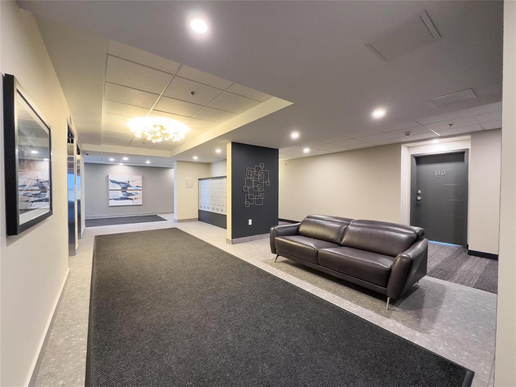 Property Photo: 635 Ballantrae Drive MB R3T 6K4