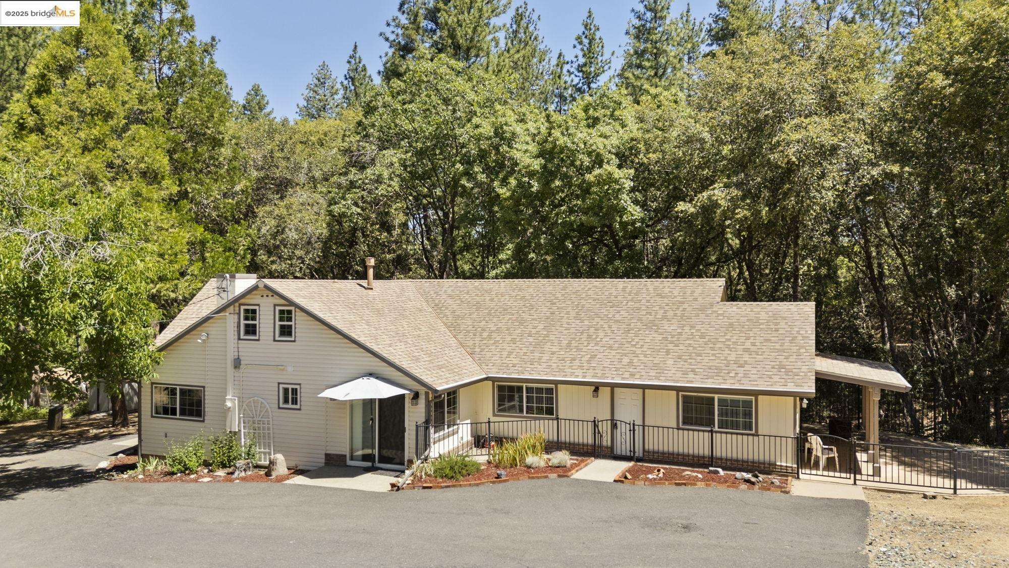 Property Photo: 11785 Powderhouse Street CA 95321