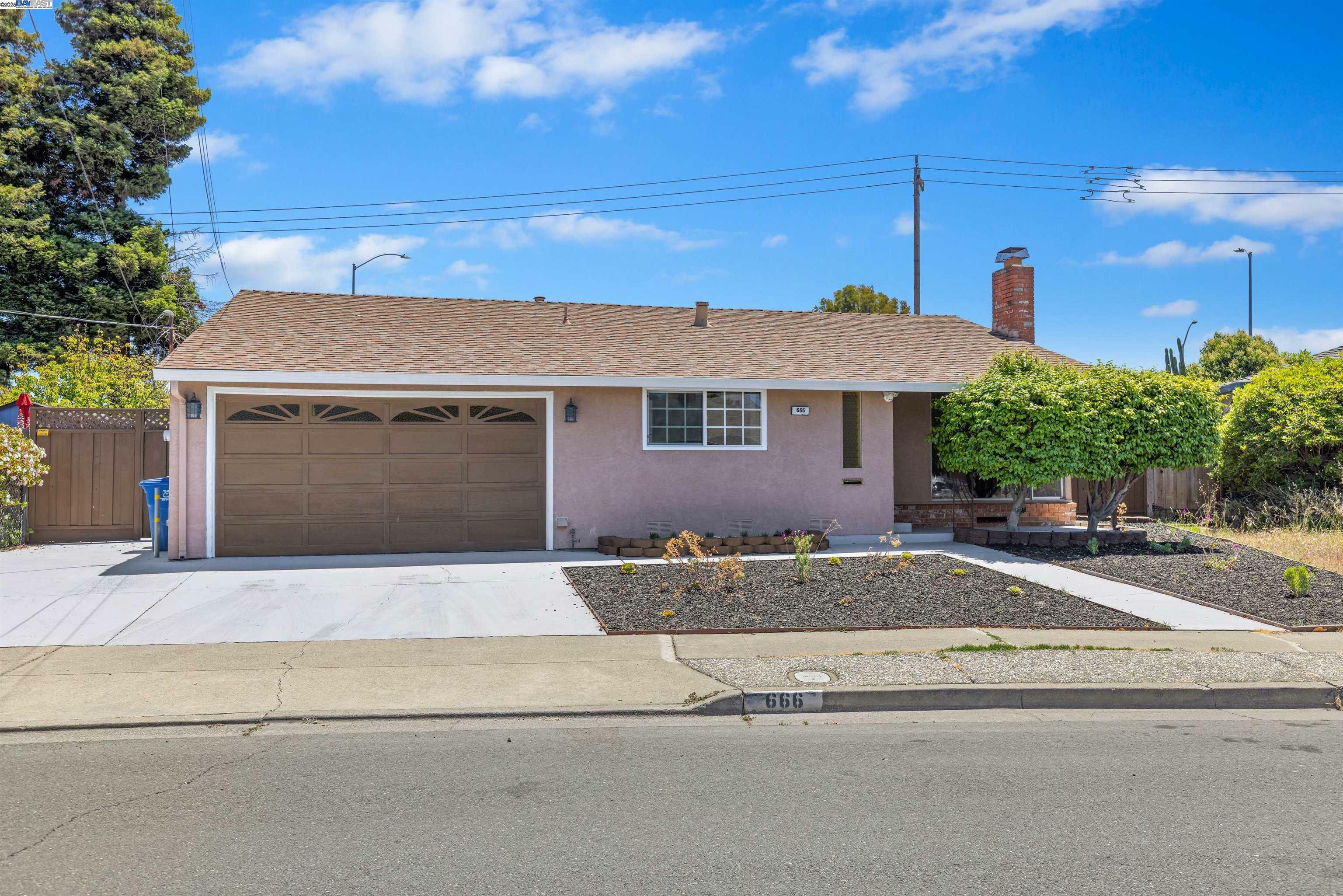 Property Photo:  666 Bluefield Ln  CA 94541 