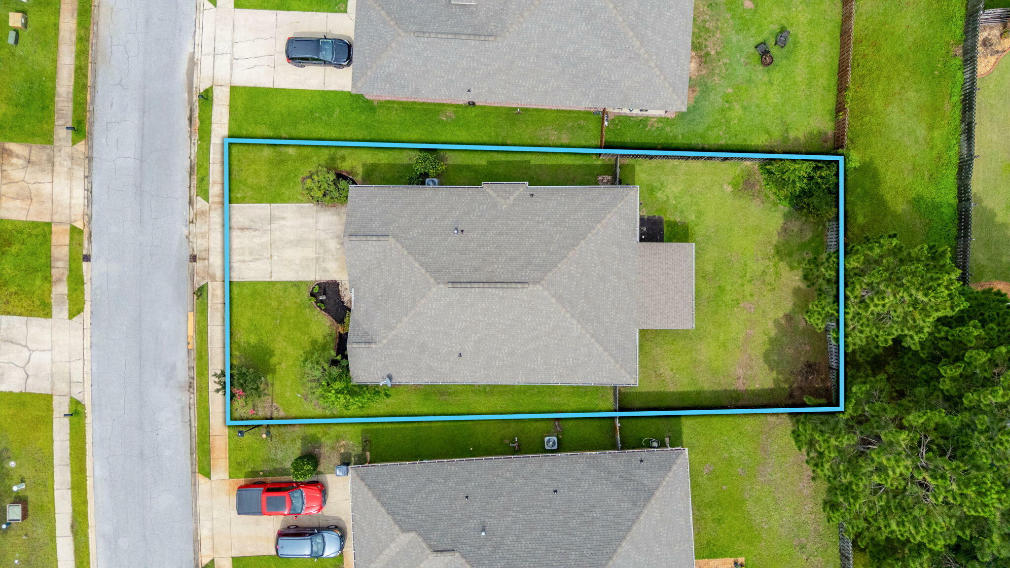 Property Photo: 1013 Cocobolo Drive FL 32459