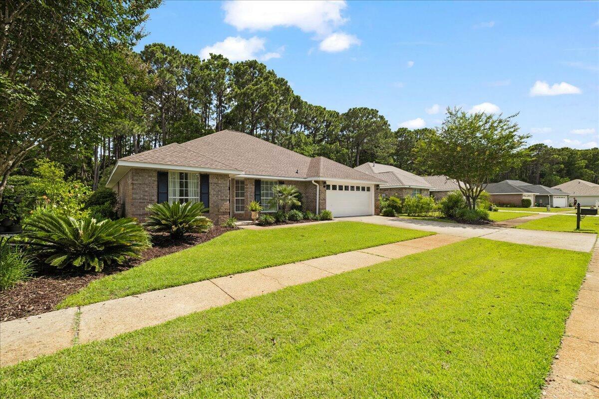 Property Photo: 3928 Mesa Road FL 32541