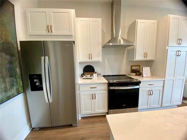 Property Photo: 1295 Longreen Terrace NW 9 GA 30318