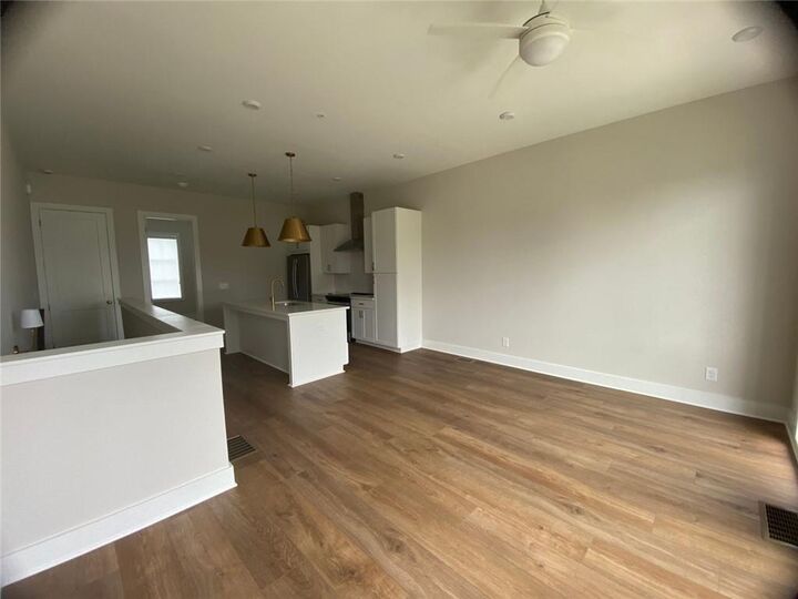 Property Photo:  1295 Longreen Terrace NW 9  GA 30318 