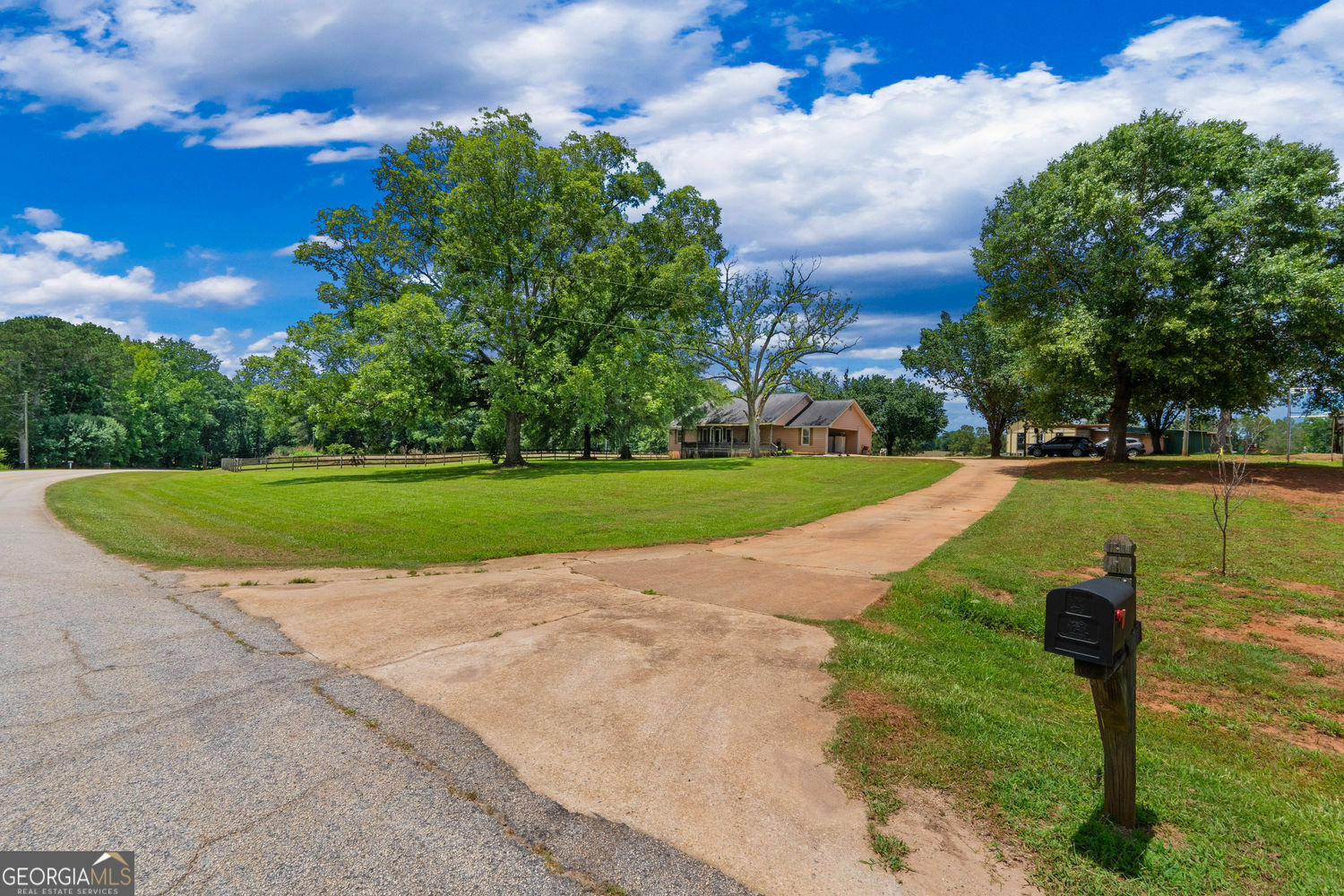 1013 Amber Stapp Studdard Road  Social Circle GA 30025 photo