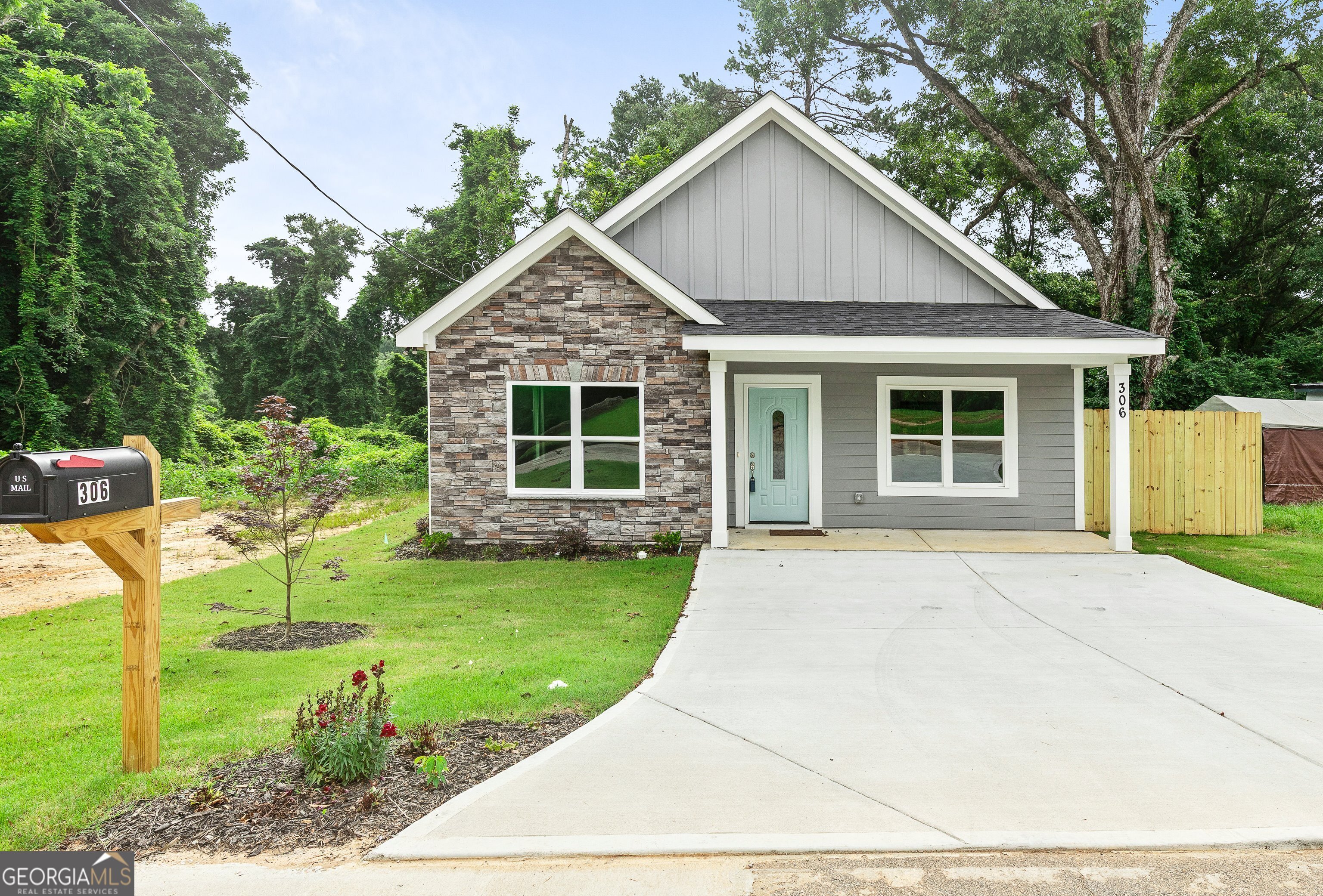 Property Photo: 306 Poplar Street GA 30230