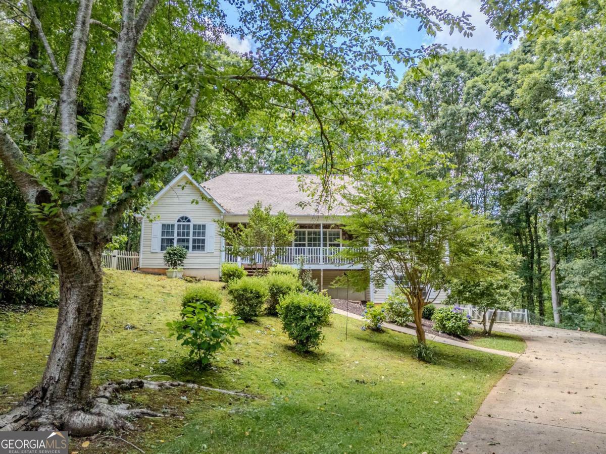 Property Photo: 217 Bridgewater Trail GA 30115