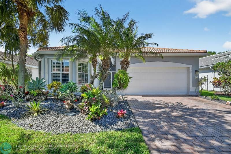 Property Photo: 8287 Playa Del Sur Blvd FL 33467