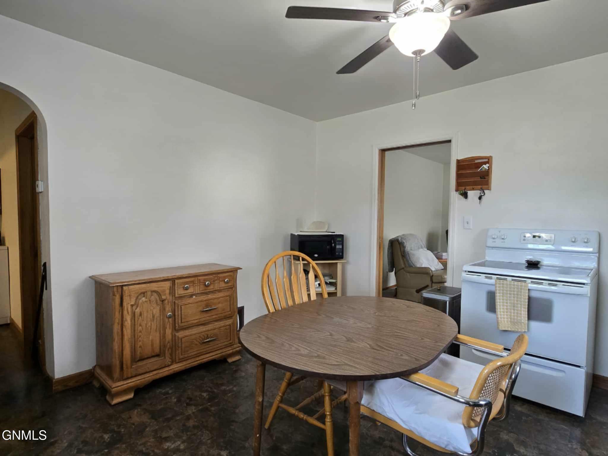 Property Photo: 313 2nd Avenue NE ND 58545