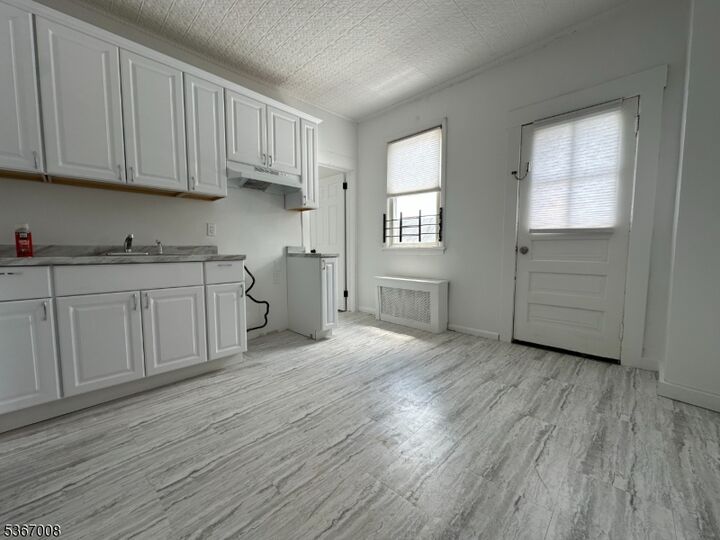 Property Photo:  526 Valley Brook Ave 2nd Fl  NJ 07071 