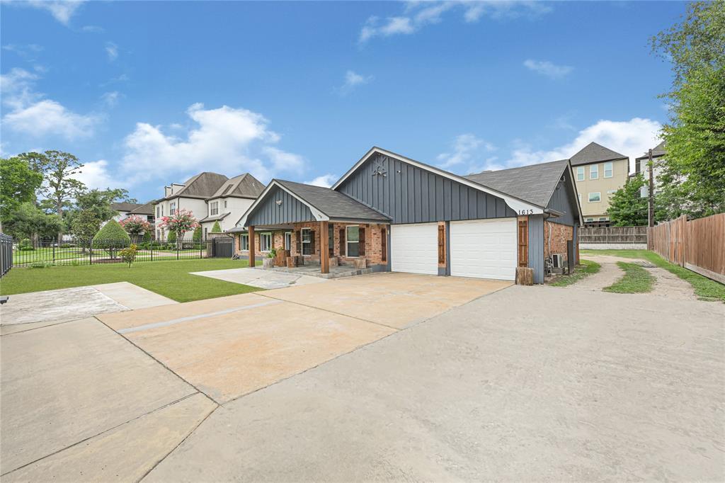 Property Photo: 1613 Wycliffe Drive TX 77043
