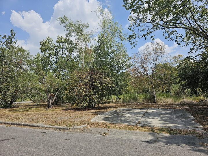 Property Photo:  3206 McIlhenny Street  TX 77004 