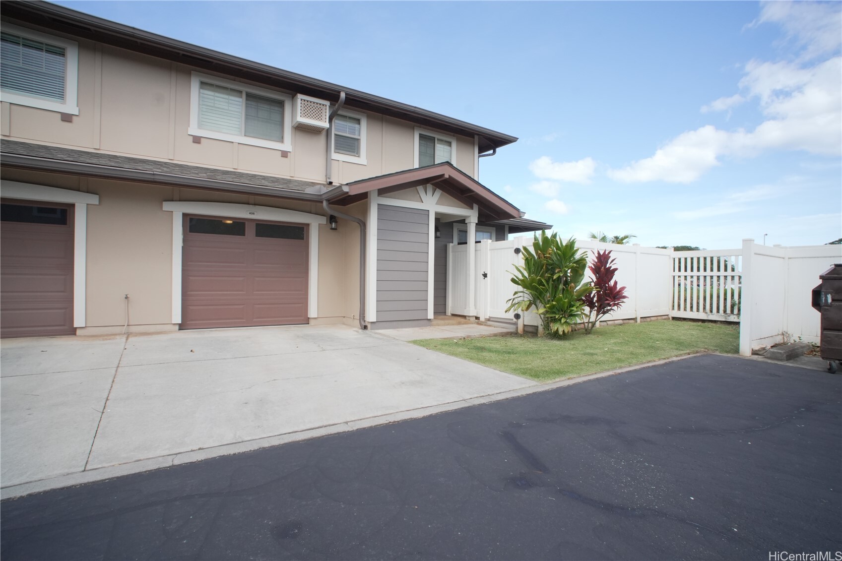91-1271 Kamaaha Avenue 406  Kapolei HI 96707 photo
