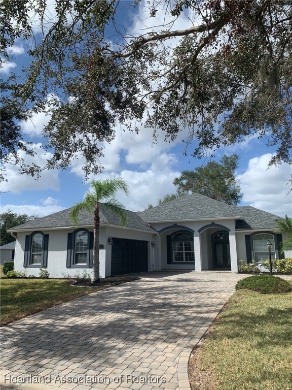 Property Photo: 4505 Birdies Court FL 33825