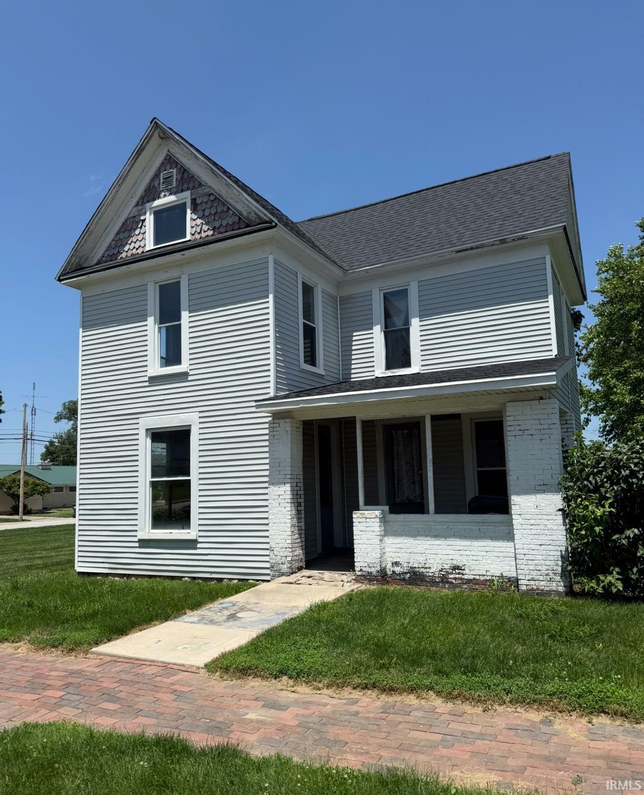 Property Photo: 132 W Green Street IN 47359-1314